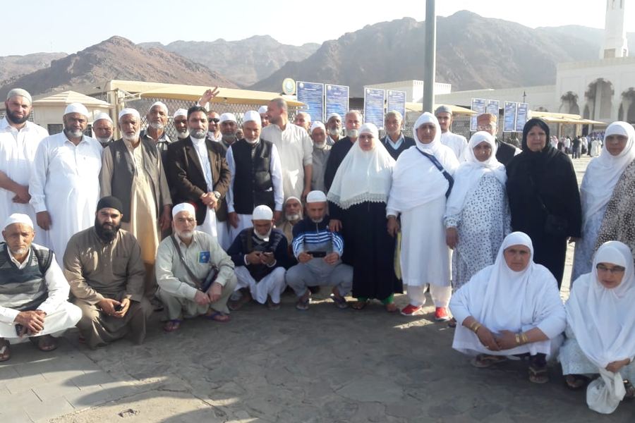 Group photo from a tour